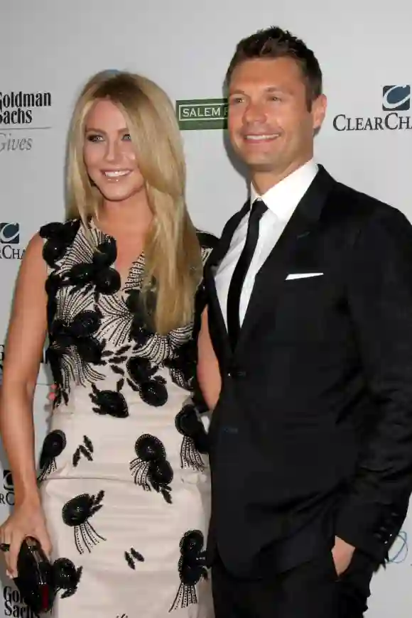 LOS ANGELES - SEPT 27: Julianne Hough, Ryan Seacrest arriving at LA's Promise 2011 Gala at the Grand Ballroom, Hollywood