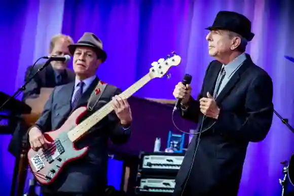 Leonard Cohen se produit à l'Olympisch Stadion, Amsterdam