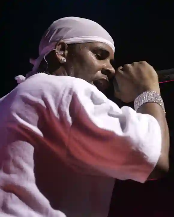 R. Kelly se produit en concert, R. Kelly se produit en concert au James L. Knight Center à Miami, Floride, le 23 mars,