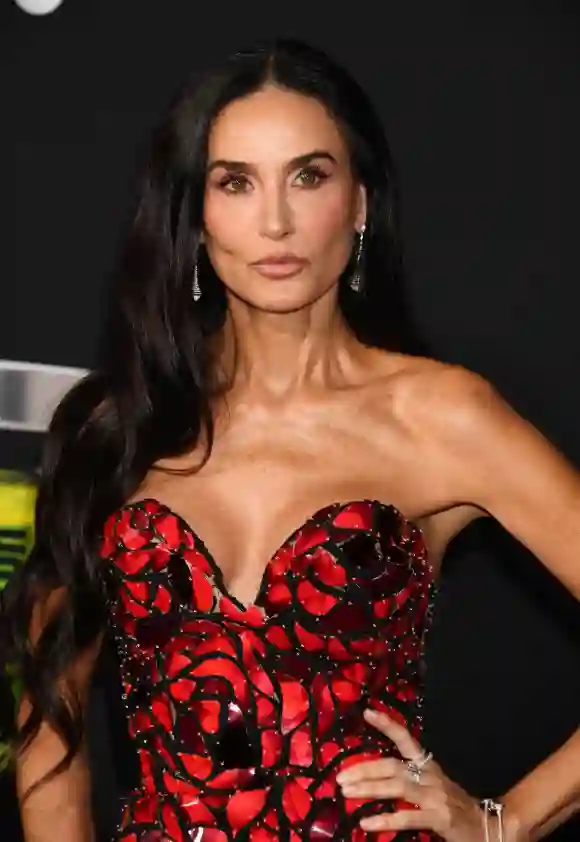 LOS ANGELES, CALIFORNIA - SEPTEMBER 16: Demi Moore attends the Los Angeles Premiere of The Substance at Directors Guild