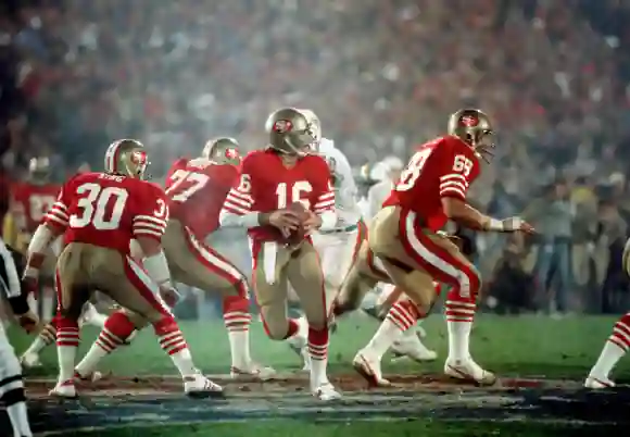 NFL, American Football Herren, USA SUPER BOWL XIX Jan 20, 1985; Palo Alto, CA; USA; FILE PHOTO; San Francisco 49ers Quar