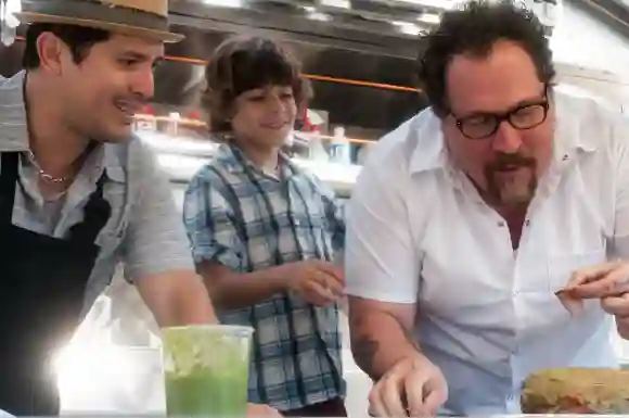 John Leguizamo as Martin Emjay Anthony as Percy Casper and Jon Favreau as Carl Casper in CHEF Los