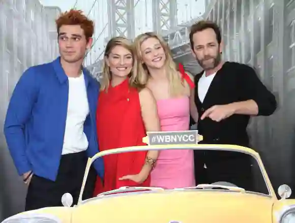 NEW YORK, NY - October 07: KJ Apa, Madchen Amick, Lili Reinhart, Luke Perry, at the CW s Riverdale photo call at New Yo