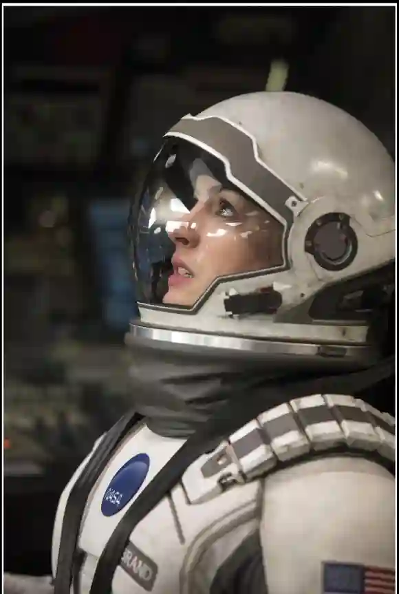 Anne Hathaway dans le film de science-fiction "Interstellar".