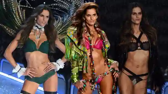 Les plus beaux looks Victoria's Secret d'Izabel Goulart