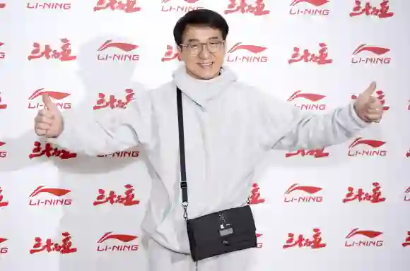 Jackie Chan en París, Francia, en 2020