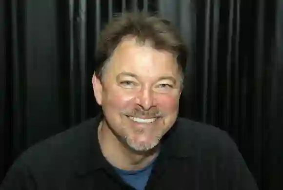 Jonathan Frakes attends Superstar Autograph Show, May 28, 2005.