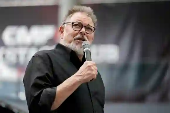Jonathan Frakes speaks on the panel at Comic Con Germany 2019, June 30, 2019.