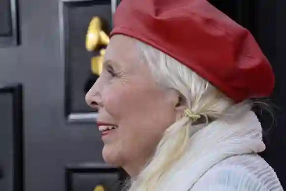 Joni Mitchell arrives for the 64th annual Grammy Awards at the MGM Grand Garden Arena in Las Vegas, Nevada on Sunday, A