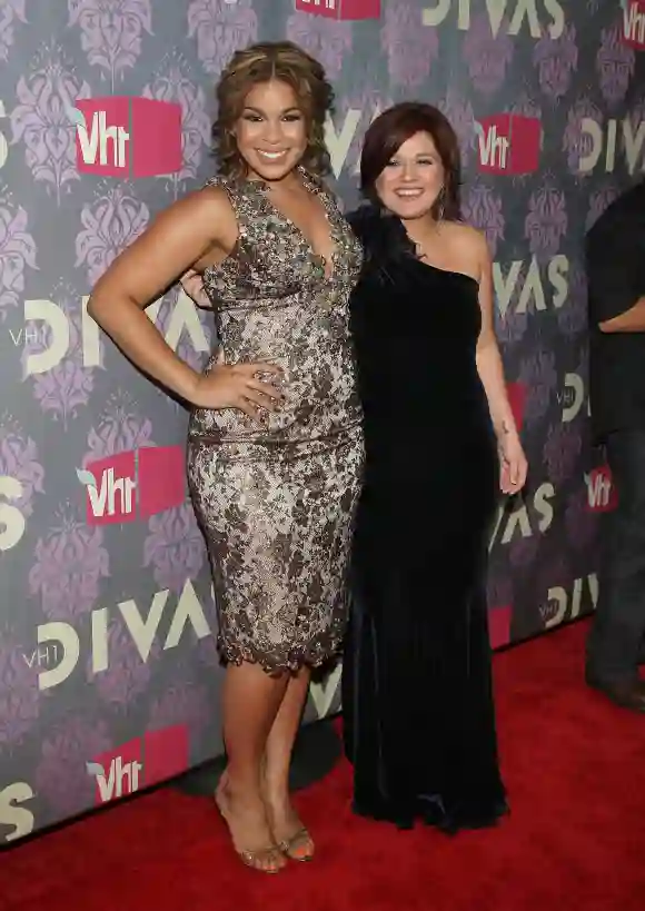 Jordin Sparks and Kelly Clarkson arrive at 2009 VH1 Divas, September 17, 2009.