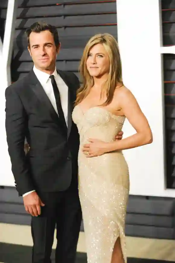 Jennifer Aniston and Justin Theroux attend the 2015 Vanity Fair Oscar Party on February 22nd, 2015 in Beverly Hills, California.