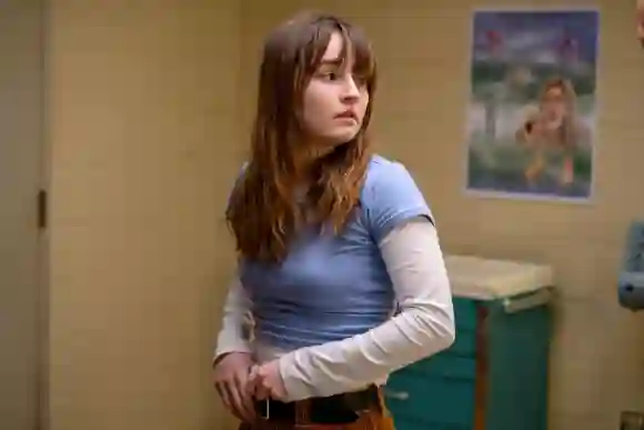 Kaitlyn Dever in 'Dopesick'
