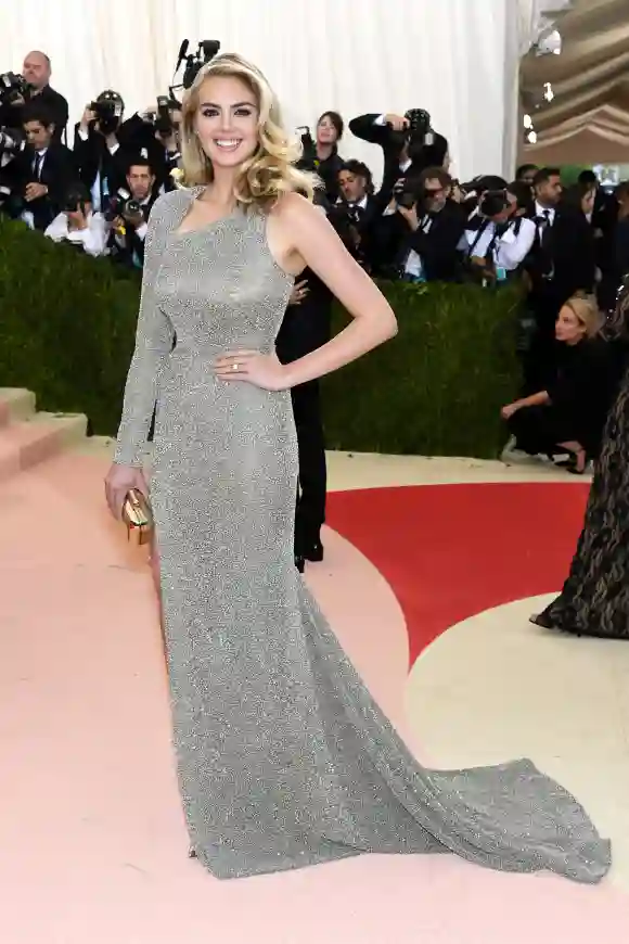 Kate Upton attends the "Manus x Machina: Fashion In An Age Of Technology" Costume Institute Gala at Metropolitan Museum of Art on May 2, 2016