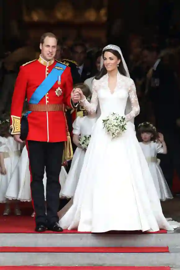 Le prince William et la duchesse Kate quittent l'abbaye de Westminster en tant que jeunes mariés