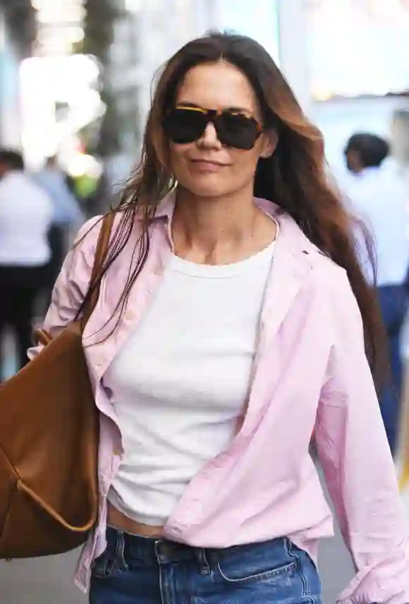 Katie Holmes out and about in NYC Katie Holmes out and about in NYC Featuring: Katie Holmes Where: NYC, New York, United