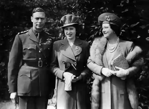 BRETAGNE-REINE MERE-ROI GEORGE VI- REINE ELIZABETH II