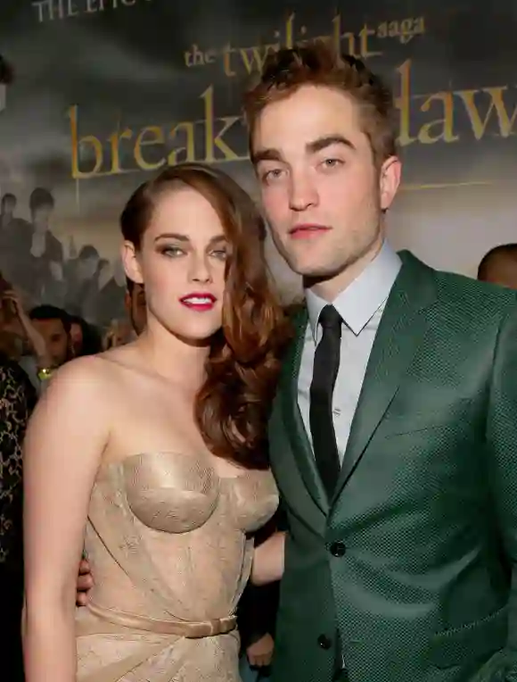 Kristen Stewart et Robert Pattinson arrivent à la première de The Twilight Saga : Breaking Dawn - Part 2 le 12 novembre 2012.