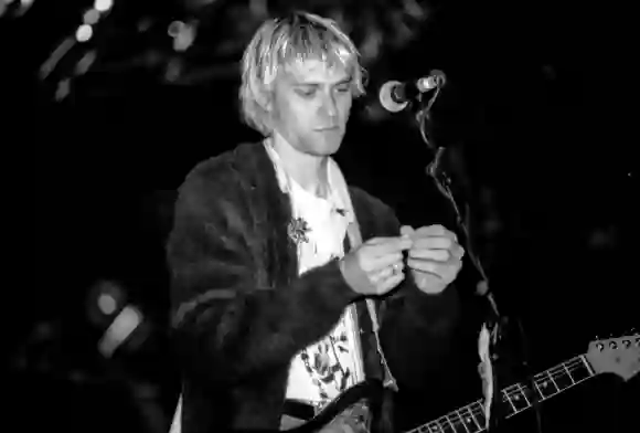 Kurt Cobain en un festival entre 1987 y 1994