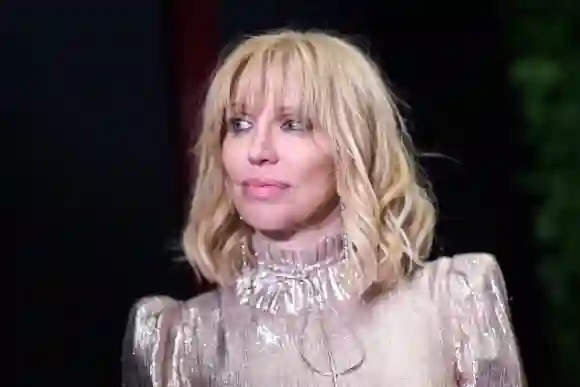 Courtney Love, viuda de Kurt Cobain, se avergüenza de su aventura con Steve Coogan