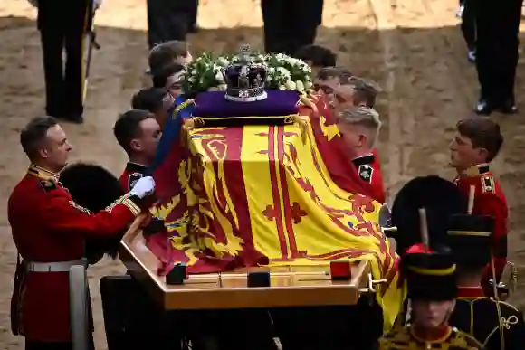 Queen Elizabeth's coffin