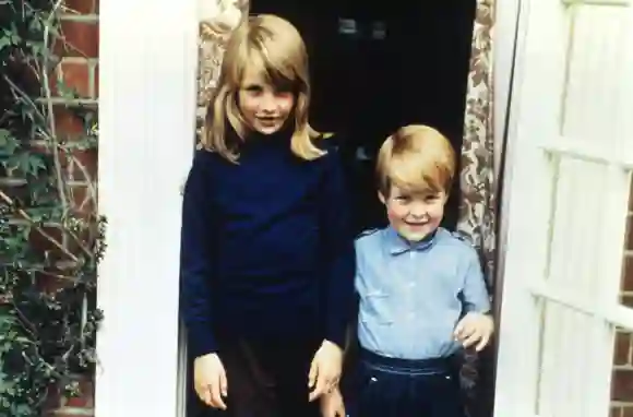 Lady Diana y su hermano Charles Spencer