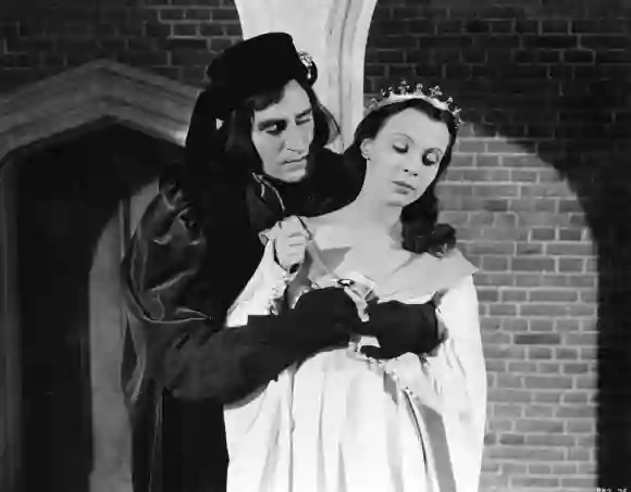 Laurence Olivier and Claire Bloom in 'Richard III'
