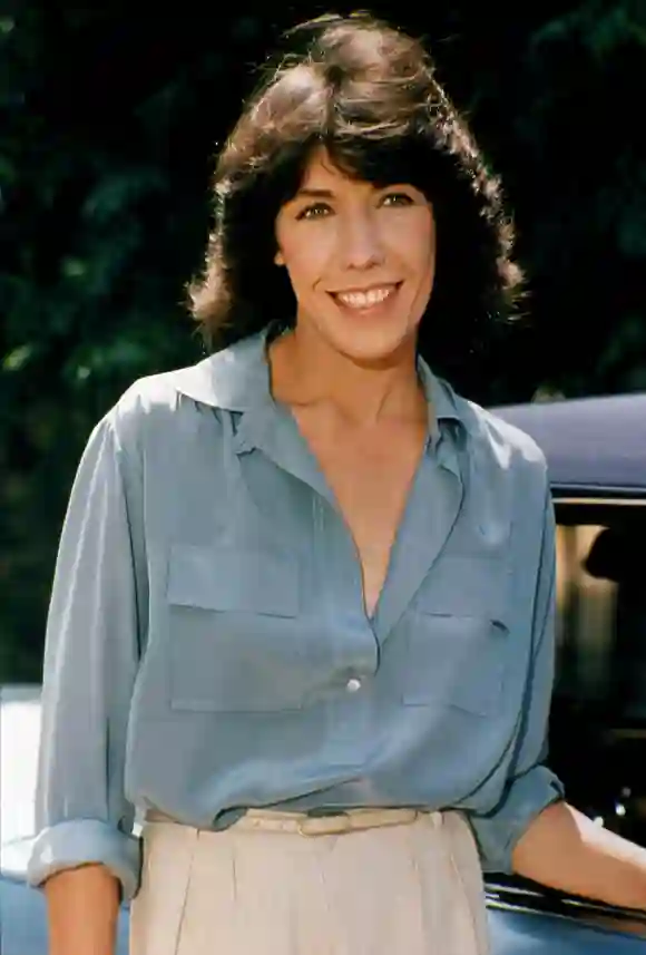 Lily Tomlin: A Comedy Queen’s Journey Through the Decade