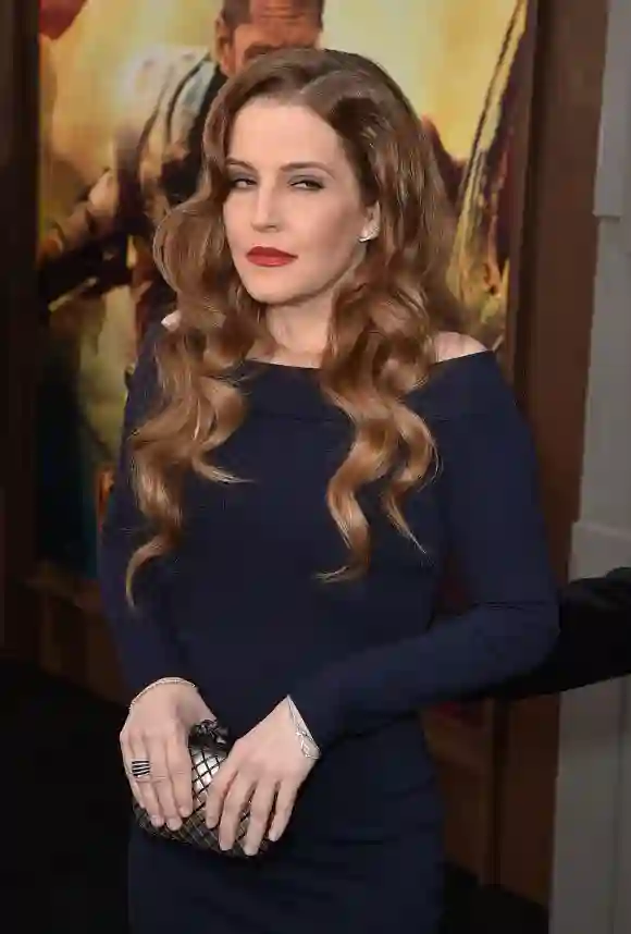 Lisa Marie Presley shares first family photo since losing Benjamin