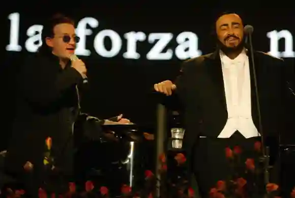 Luciano Pavarotti y Bono