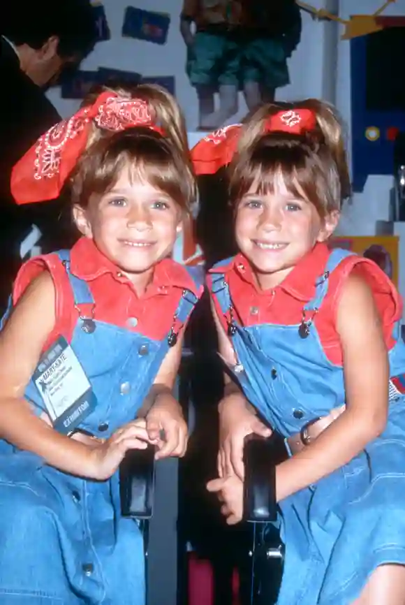 Mary-Kate y Ashley Olsen en 1993