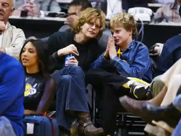 Meg Ryan and Jack Quaid Los Angeles Lakers 2004