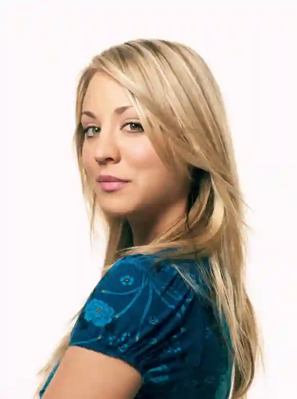 Kaley Cuoco en una imagen promocional de la serie 'The Big Bang Theory'