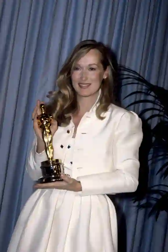 Meryl Streep with her Oscar for Best Supporting Actress in Kramer Vs. Kramer at the 52nd Annual Academy Awards on April 14th 1980.