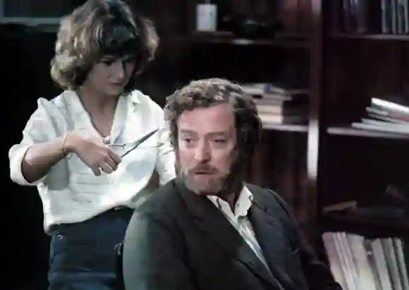 Julie Walters and Michael Caine in 'Educating Rita'