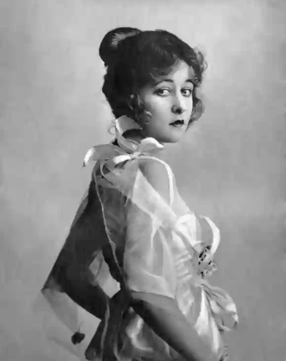 Mildred Harris Charlie Chaplin's first wife