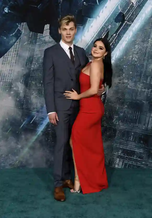 Ariel Winter and Nolan Gould