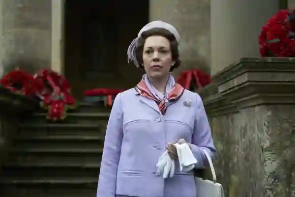 The Crown star Olivia Colman really struggled to hide her emotions while filming season 3.