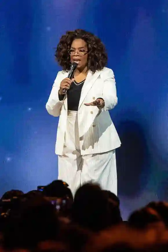 Oprah speaks onstage during 'Oprah's 2020 Vision: Your Life in Focus Tour'