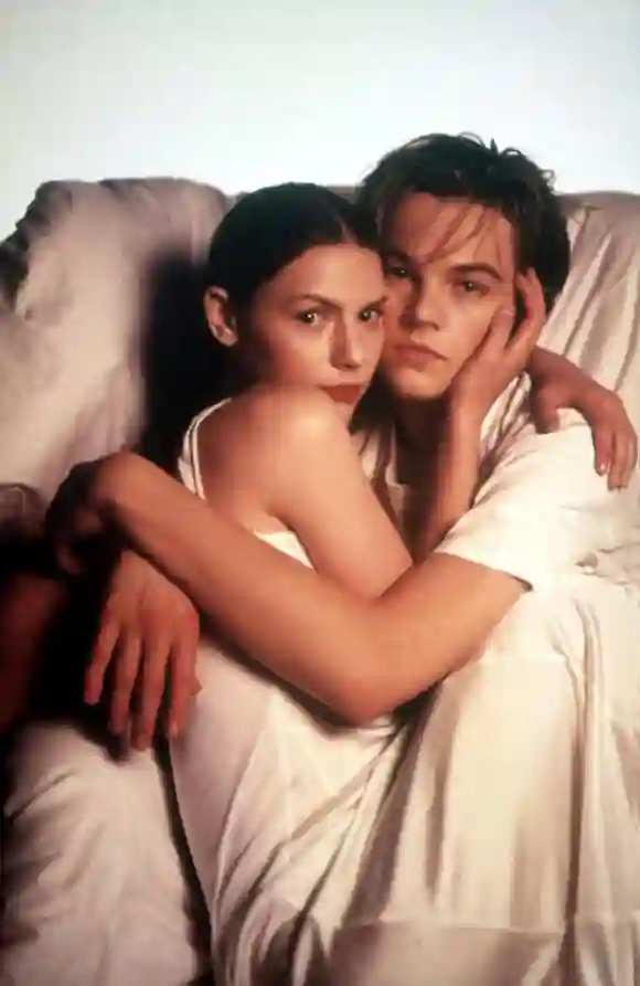 Claire Danes y Leonardo DiCaprio en una imagen promocional de la película 'Romeo + Juliet'