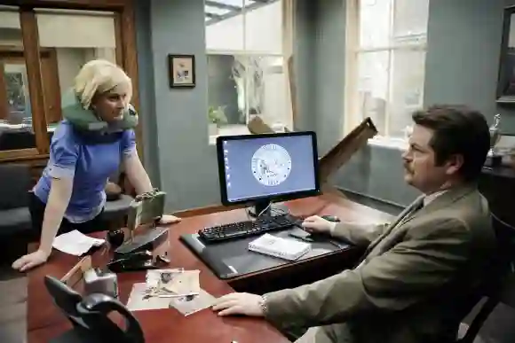 Parks And Rec' : Regardez "Leslie Knope" et "Ron Swanson" se reconnecter avec le zoom dans le teaser de la réunion