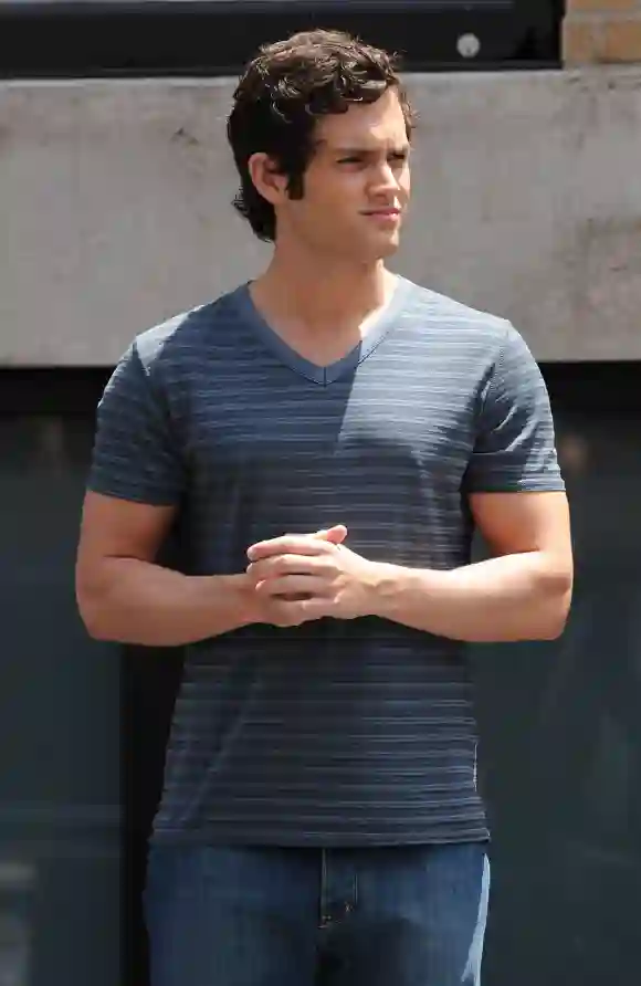 Penn Badgley sur le tournage de GOSSIP GIRL, Soho, New York, NY le 9 juillet 2009. Photo
