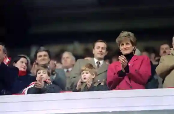 El Príncipe Harry, el príncipe William y la princesa Diana en 1992