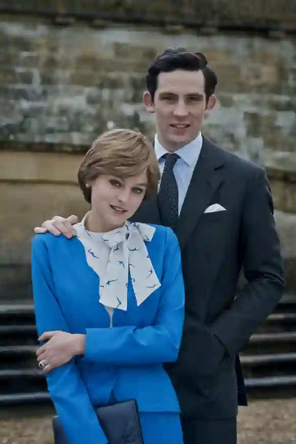 Emma Corrin y Josh O'Connor en una imagen promocional de la serie 'The Crown'