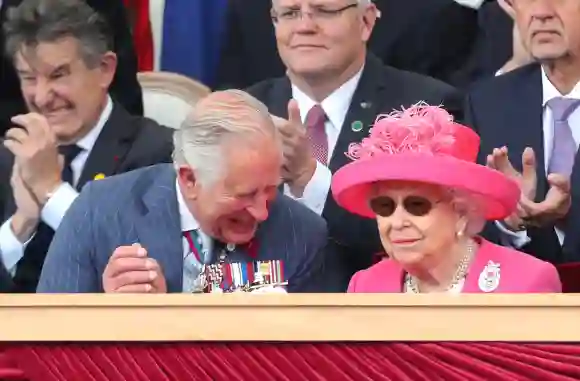 El Príncipe Carlos y la Reina Isabel II