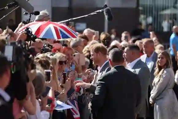 Prince Harry speaks to fans at Düsseldorf City Hall