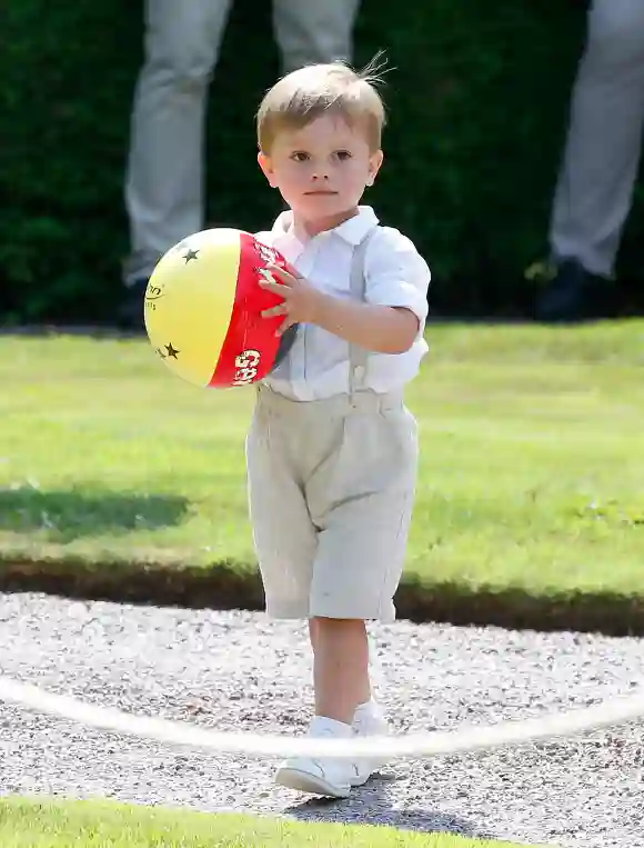 Le prince Oscar fête ses trois ans en Suède