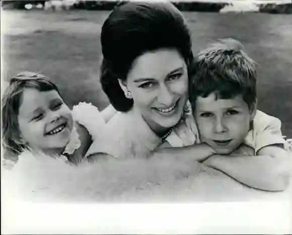 La princesse Margaret avec ses enfants Sarah et David