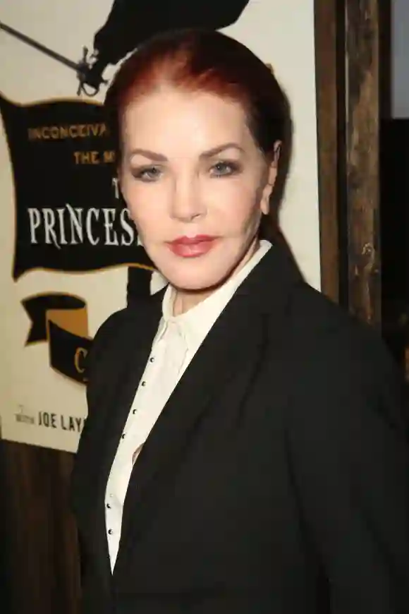 priscilla presley anciennement jeune