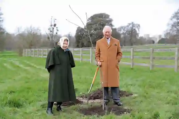 La Reina Isabel y el Príncipe Carlos se reúnen para el lanzamiento de un proyecto