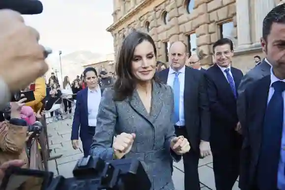 La reine Letizia d'Espagne assiste à l'exposition 'Zirid Granada and the Berber Universe', 5 décembre 2019.